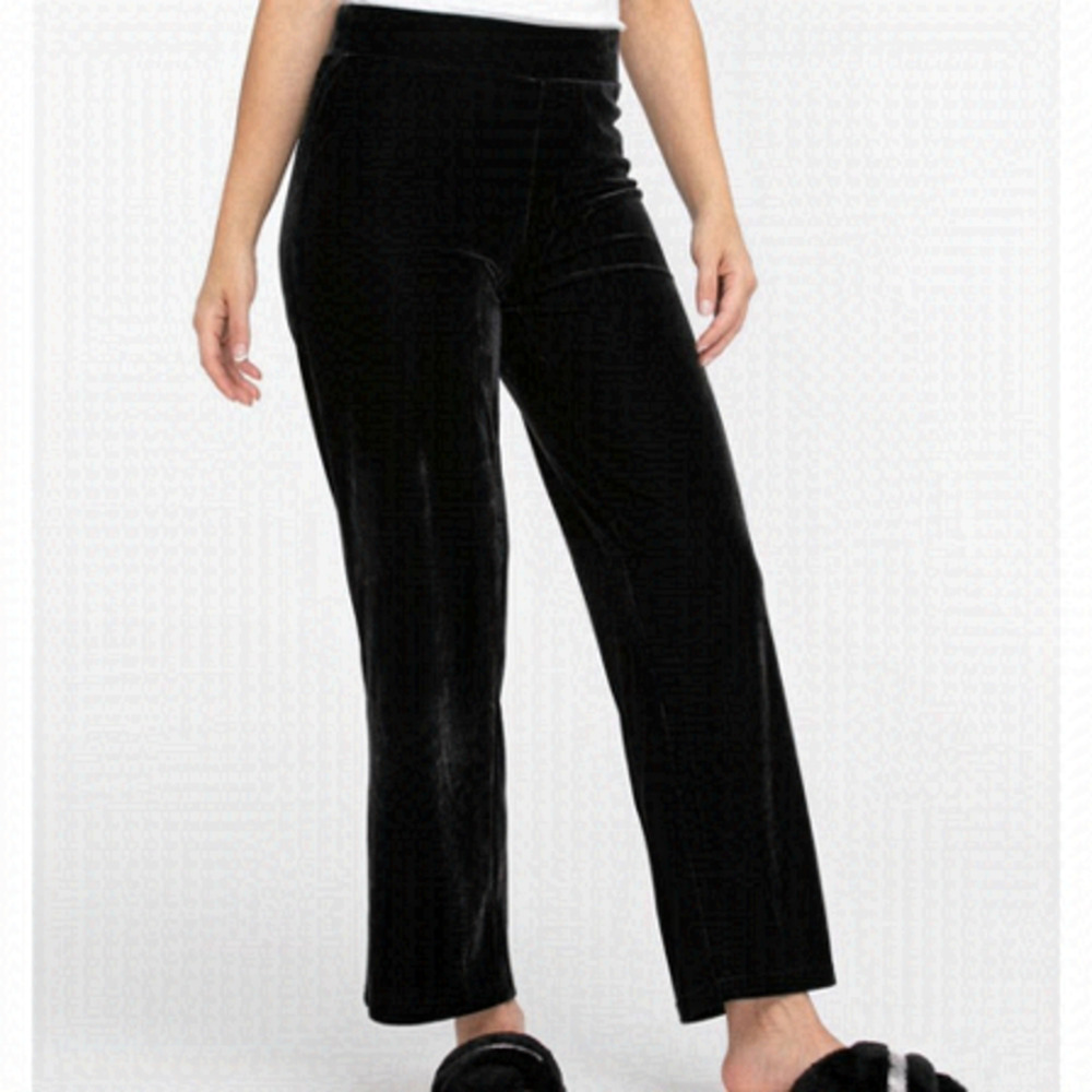 ⭐️NEW Cleo Petites Velvet Wide Leg Pull On Pant⭐️